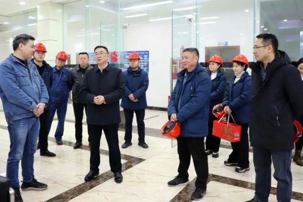 集團領導慰問春節在崗職工